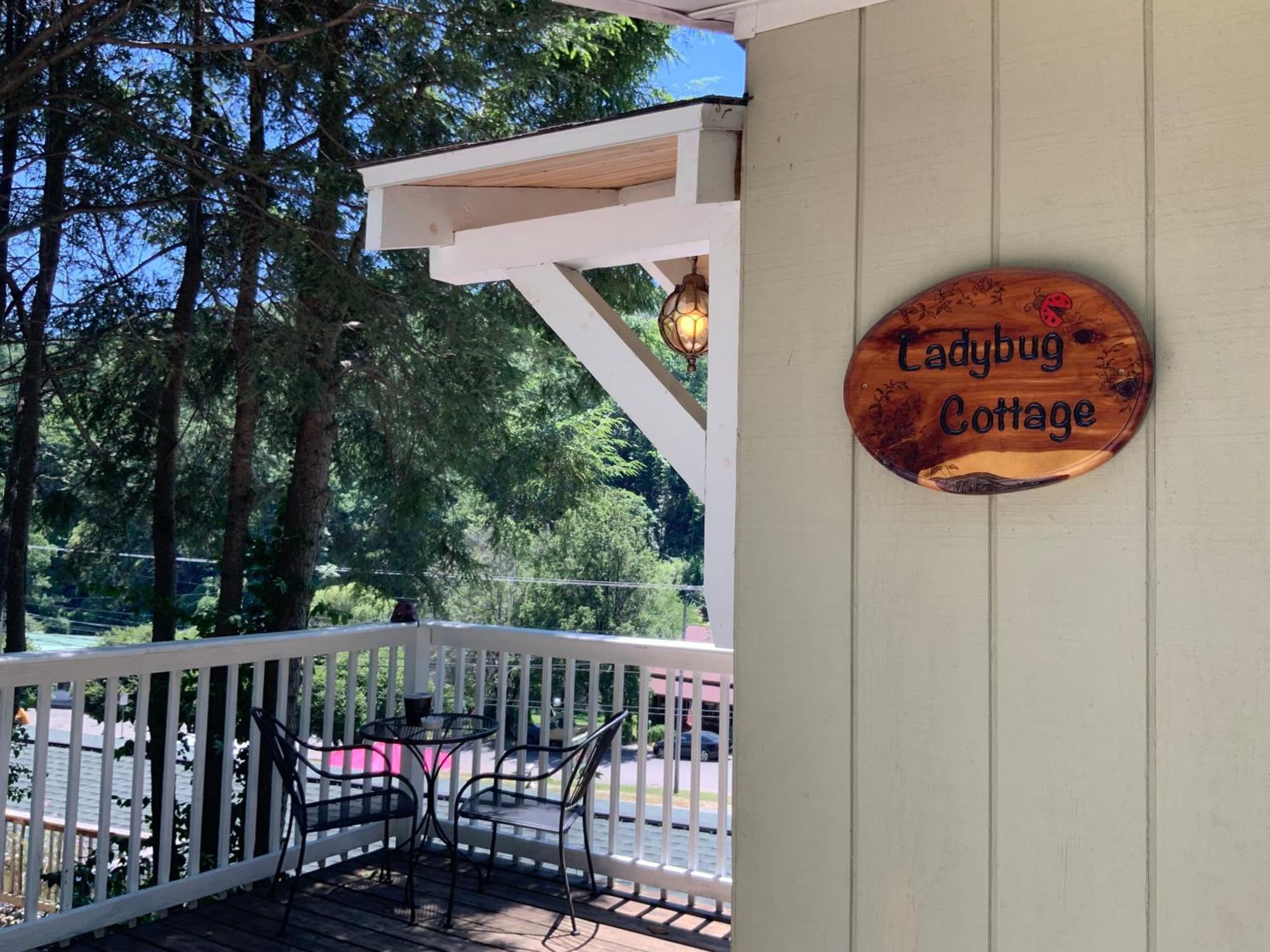 The Chimney Rock Inn & Cottages Eksteriør billede