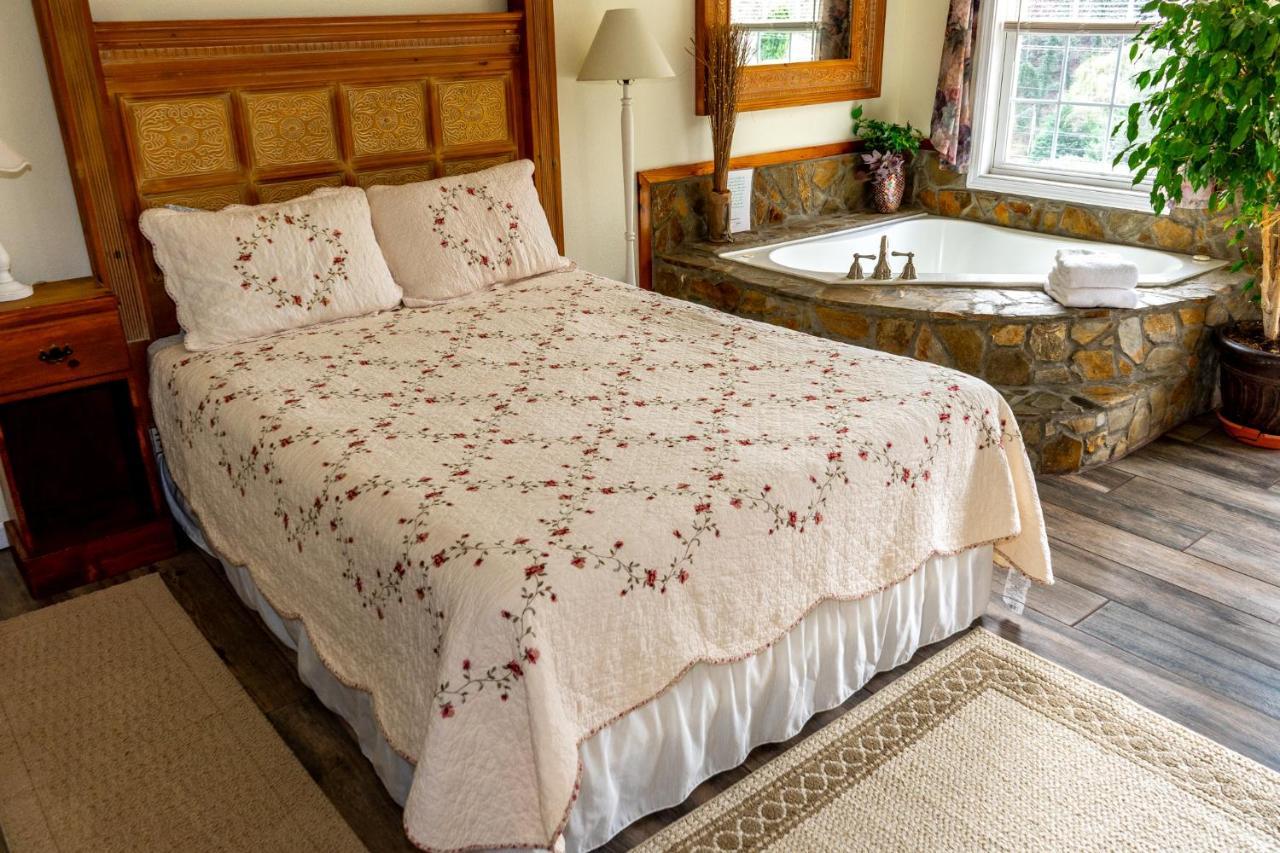 The Chimney Rock Inn & Cottages Eksteriør billede