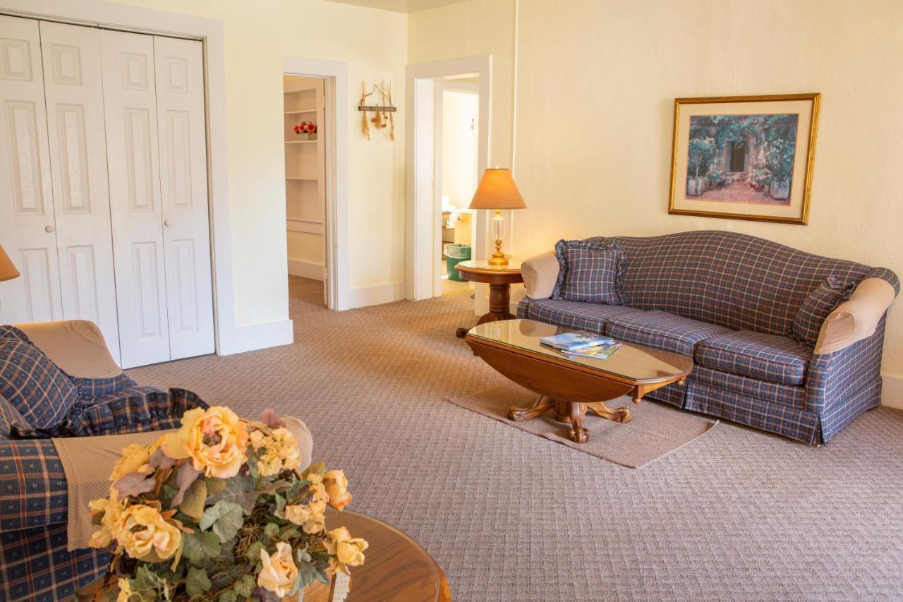 The Chimney Rock Inn & Cottages Eksteriør billede